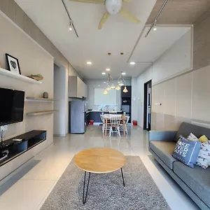 Country Garden Danga Bay By Widebed Jb Guest house